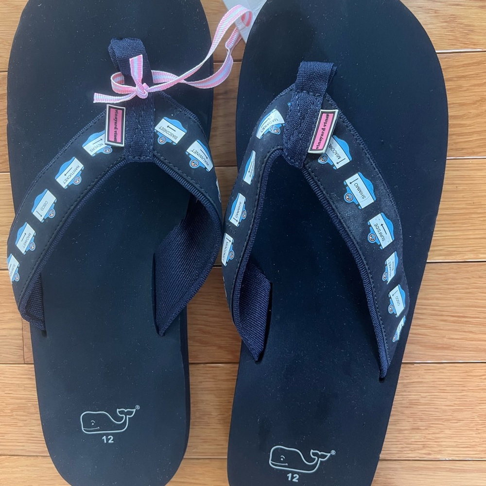 Vineyard Vines Flip Flops-Size 12